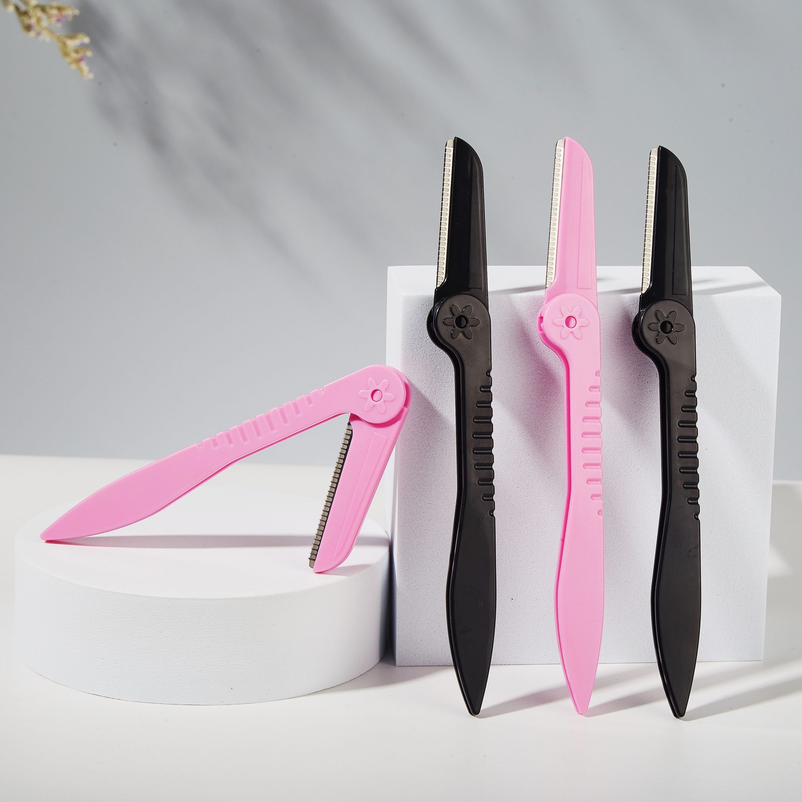 Foldable Precision Eyebrow Razor – Safe, Portable Hair Trimmer for Flawless Brows