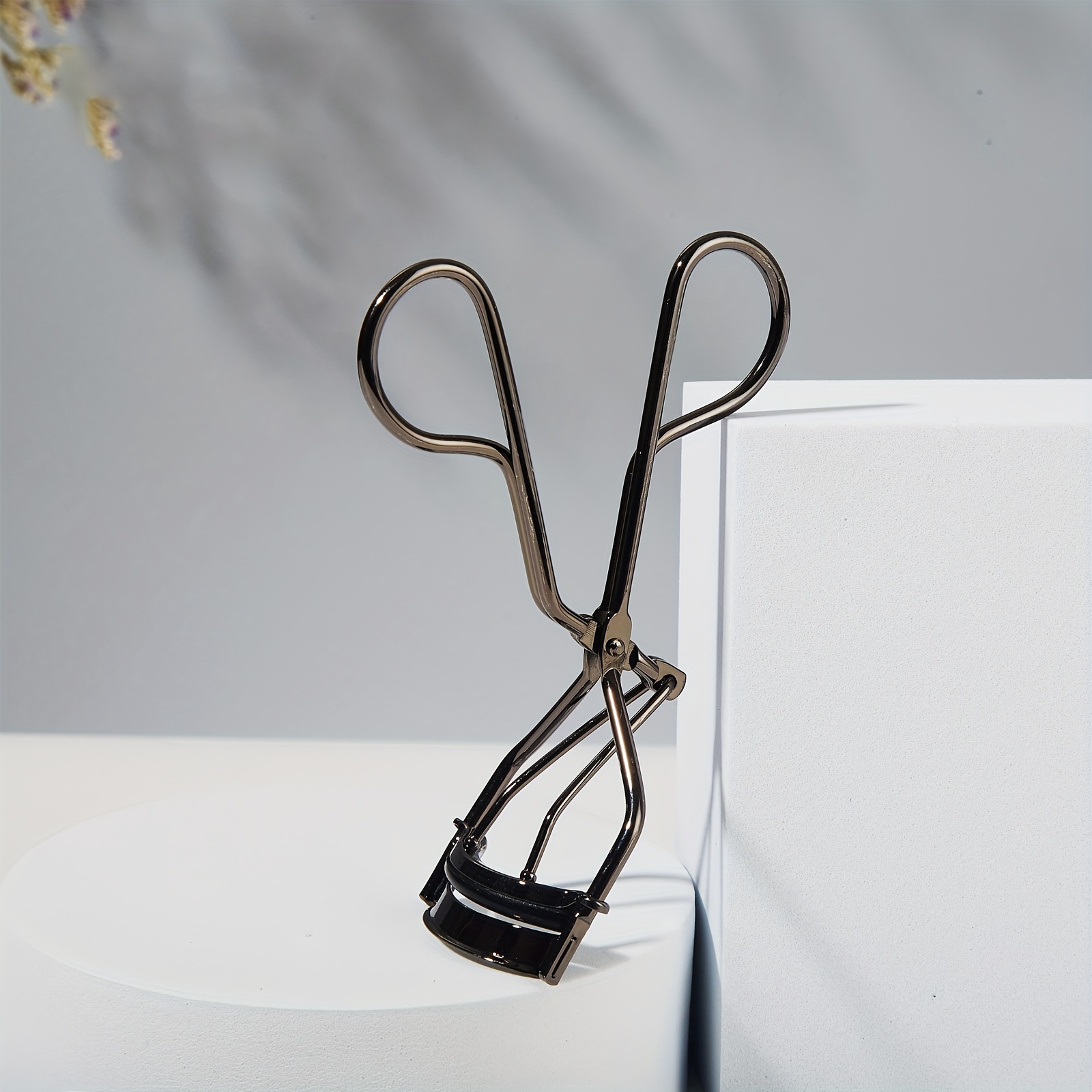 Premium Metal Eyelash Curler | Salon-Worthy Curls in Seconds, Built to Last
