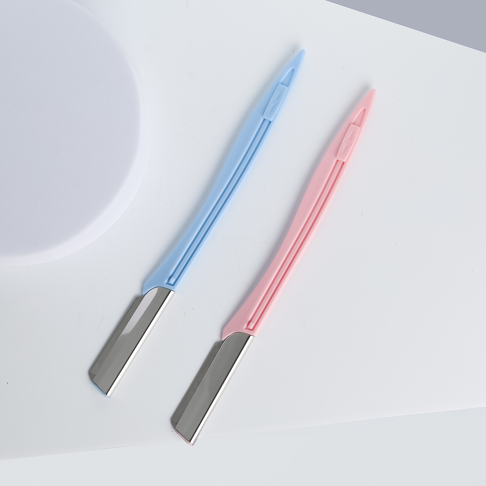 Precision Safety Eyebrow Razor | Effortless, Painless Brow Shaping for Flawless Results