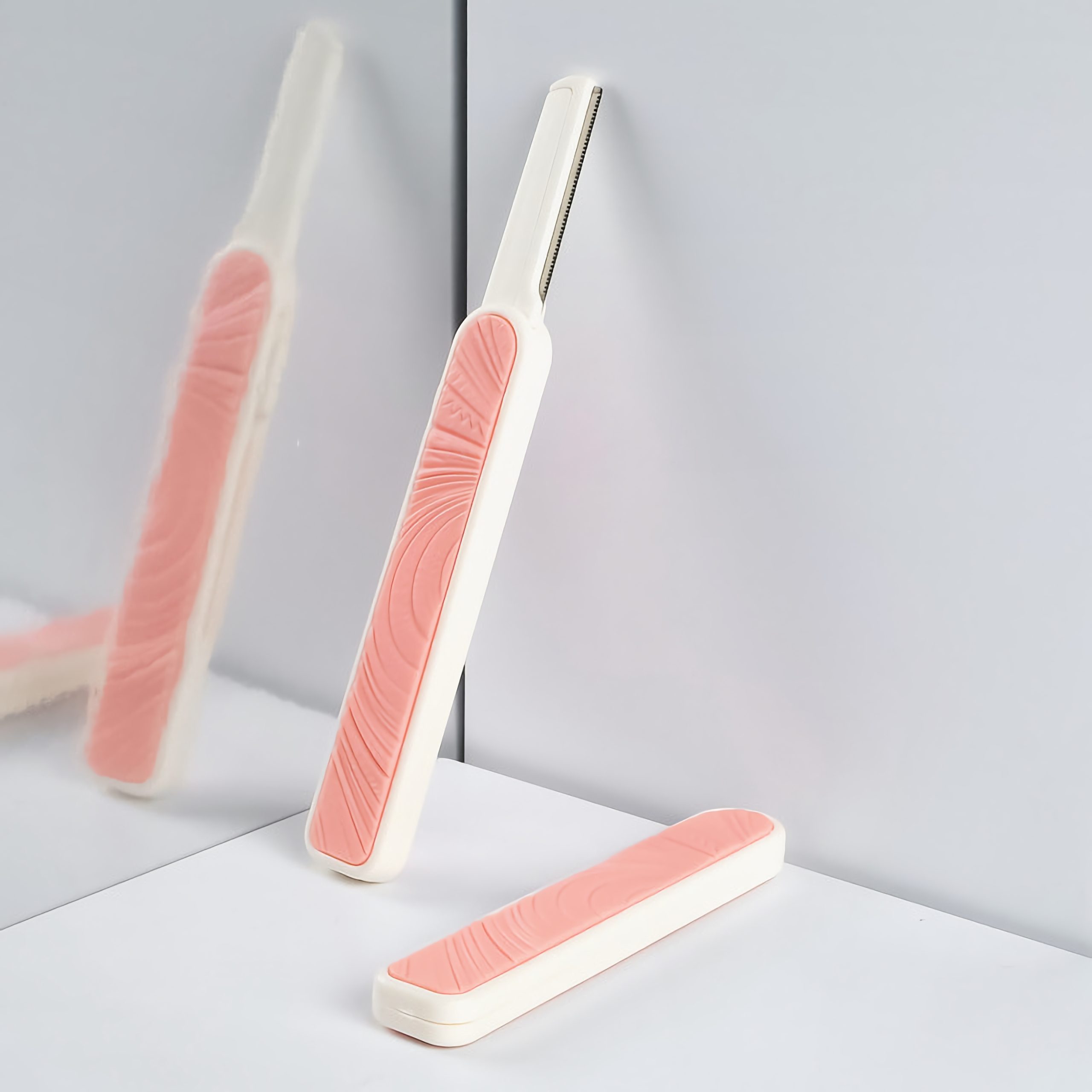 Precision Eyebrow Razor | Push-to-Reveal Safety Blade for Flawless, Stress-Free Brows